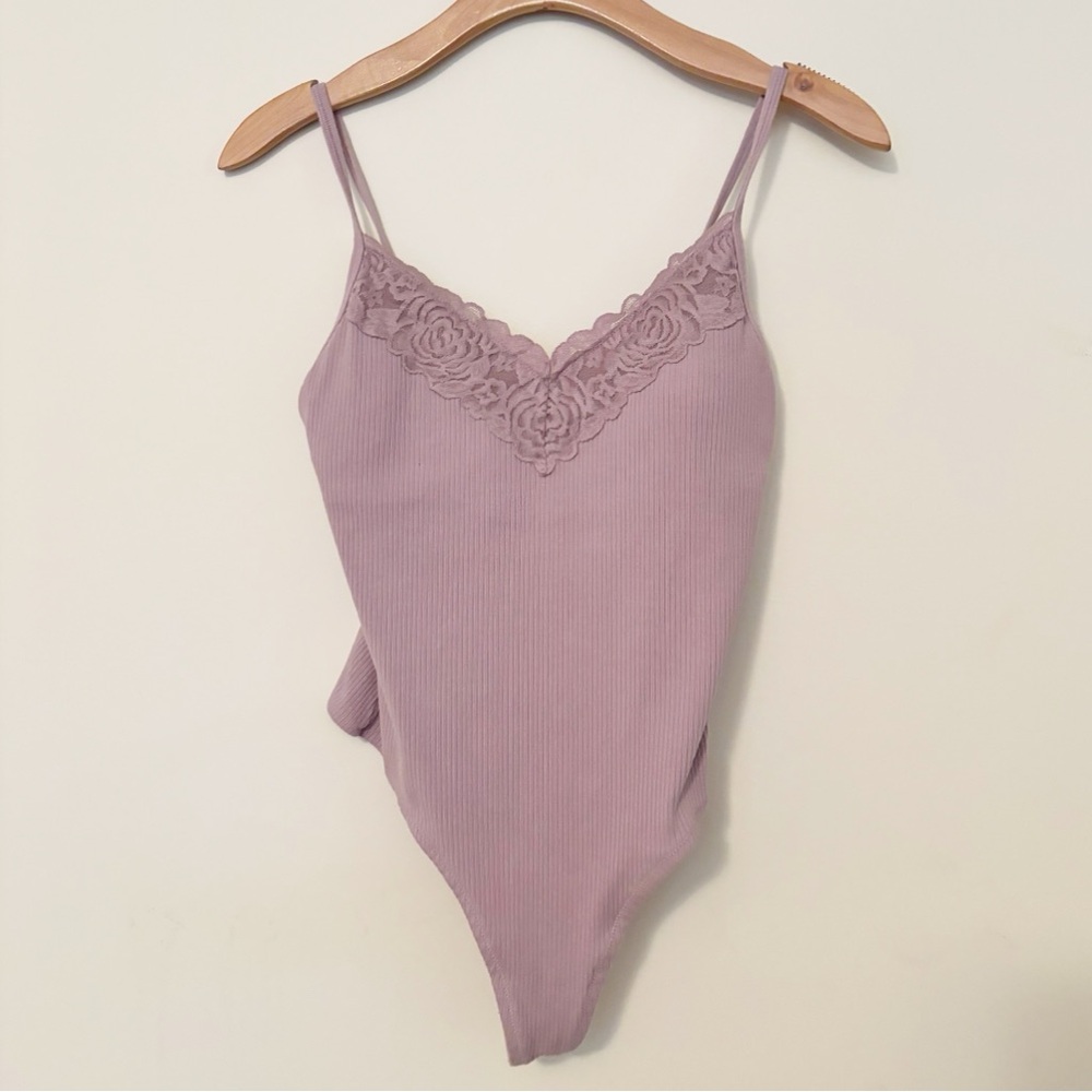PINK Victoria‎ Secret's Womens Lavender Lace Trim Ribbed Bodysuit Size Large
